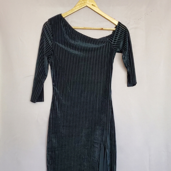 Dress - Picture 6 of 6